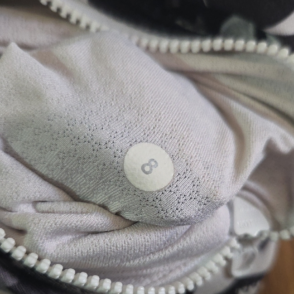Lululemon Floral Black and Gray Women's Jacket - Picture 7 of 8